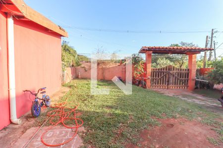 Casa à venda com 1400m², 6 quartos e 5 vagas Casa à venda com 1400m², 6 quartos e 5 vagasQuintal