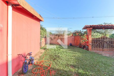 Casa à venda com 1400m², 6 quartos e 5 vagas Casa à venda com 1400m², 6 quartos e 5 vagasQuintal