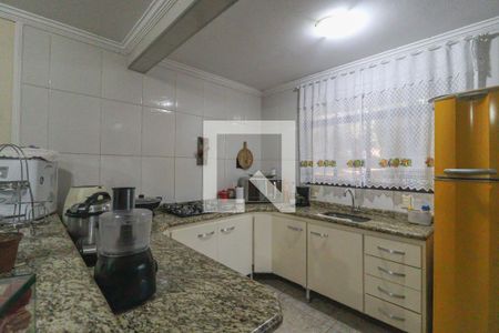 Casa à venda com 1400m², 6 quartos e 5 vagas Casa à venda com 1400m², 6 quartos e 5 vagasCozinha e Área de Serviço