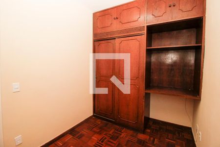 Quarto  de apartamento para alugar com 2 quartos, 55m² em Sagrada Família, Belo Horizonte