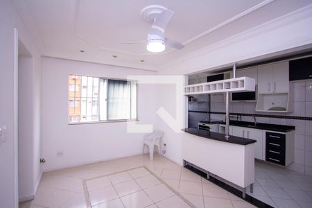 Sala de apartamento para alugar com 2 quartos, 83m² em Colubandê, São Gonçalo
