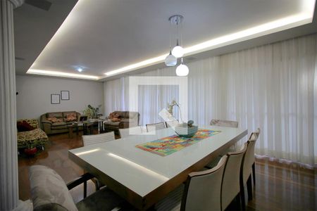 Apartamento à venda com 300m², 4 quartos e 2 vagasSala