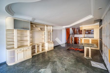 Casa à venda com 370m², 3 quartos e 7 vagasSala de estar