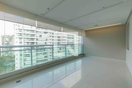 Varanda de apartamento para alugar com 3 quartos, 160m² em Barra da Tijuca, Rio de Janeiro