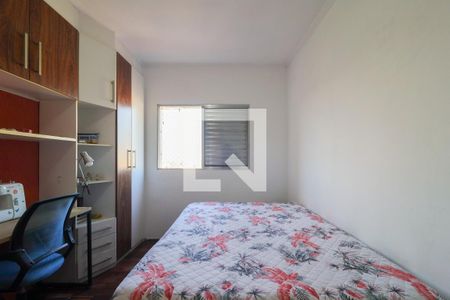 Quarto 2 de apartamento para alugar com 2 quartos, 54m² em Jardim Monte Alegre, Taboão da Serra