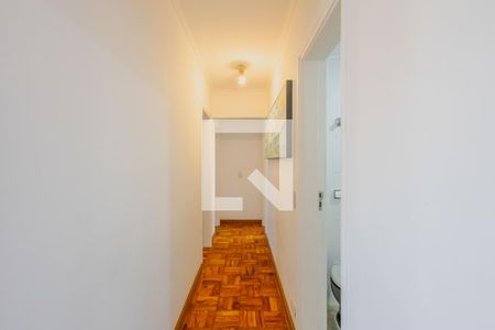 Corredor de apartamento para alugar com 3 quartos, 118m² em Pinheiros, São Paulo