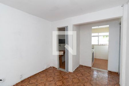 Sala de apartamento para alugar com 1 quarto, 32m² em Cascadura, Rio de Janeiro