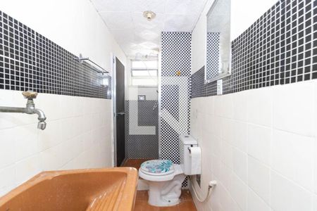 Banheiro de apartamento para alugar com 1 quarto, 32m² em Cascadura, Rio de Janeiro