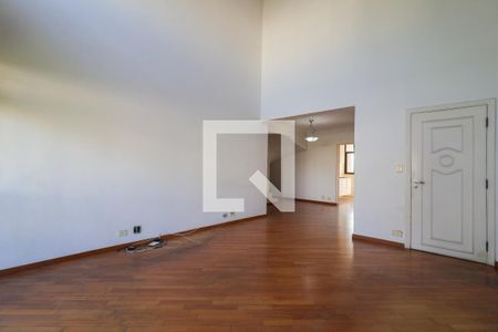 Apartamento para alugar com 230m², 4 quartos e 5 vagasSala