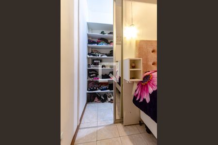 Closet de apartamento à venda com 2 quartos, 50m² em Vila Nova, Porto Alegre