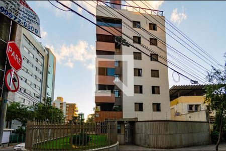 Apartamento para alugar com 110m², 3 quartos e 2 vagas Apartamento para alugar com 110m², 3 quartos e 2 vagasFachada