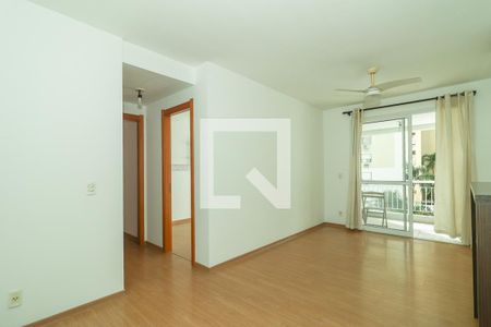 Sala de apartamento para alugar com 2 quartos, 70m² em Passo da Areia, Porto Alegre