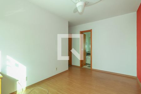 Quarto Suíte de apartamento para alugar com 2 quartos, 70m² em Passo da Areia, Porto Alegre