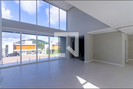 Casa de condomínio à venda com 299m², 3 quartos e 2 vagasSala de Estar / Sala de Jantar