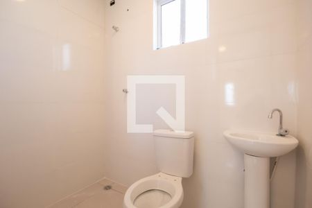 Banheiro de casa para alugar com 1 quarto, 20m² em Conceição, Osasco
