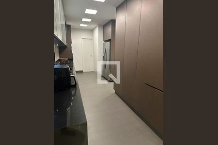 Apartamento à venda com 213m², 3 quartos e 4 vagas