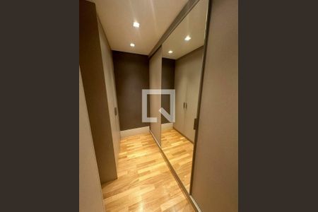 Apartamento à venda com 213m², 3 quartos e 4 vagas