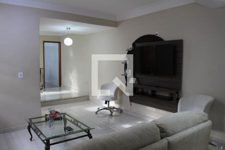 Sala de casa para alugar com 4 quartos, 150m² em Jardim Nice, São Paulo