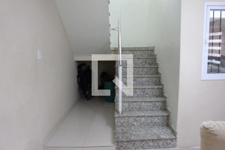 Sala de casa para alugar com 4 quartos, 150m² em Jardim Nice, São Paulo