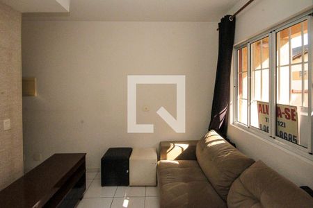 Sala de casa de condomínio para alugar com 2 quartos, 64m² em Vila Santa Clara, São Paulo
