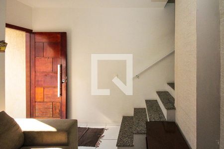 Sala de casa de condomínio para alugar com 2 quartos, 64m² em Vila Santa Clara, São Paulo