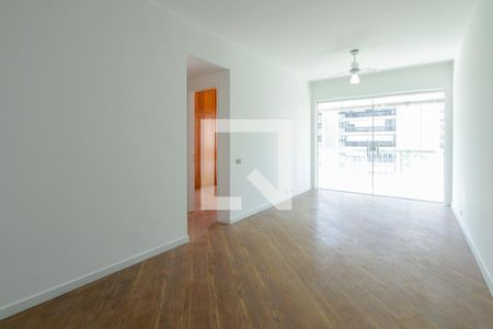 Sala de apartamento para alugar com 2 quartos, 85m² em Barra da Tijuca, Rio de Janeiro