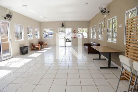 Apartamento à venda com 54m², 2 quartos e 1 vaga Apartamento à venda com 54m², 2 quartos e 1 vagaÁrea comum - Salão de festas