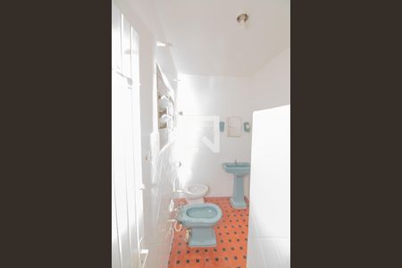 Banheiro de casa para alugar com 1 quarto, 50m² em Vila Central, São Paulo