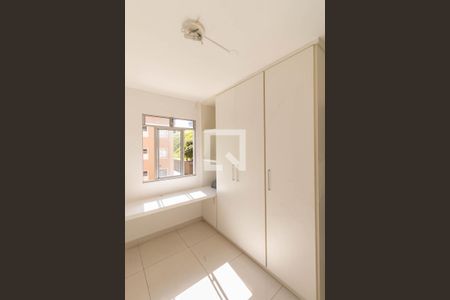 Quarto 1 de apartamento para alugar com 2 quartos, 55m² em Camargos, Belo Horizonte