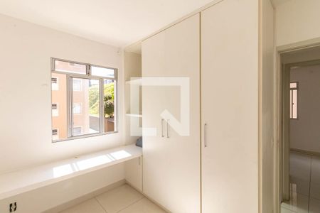 Quarto 1 de apartamento para alugar com 2 quartos, 55m² em Camargos, Belo Horizonte