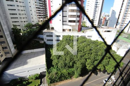 Vista da Sala de apartamento para alugar com 3 quartos, 130m² em Jardim Apipema, Salvador