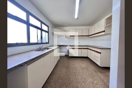 Apartamento à venda com 4 quartos, 671m² em Cambuí, Campinas