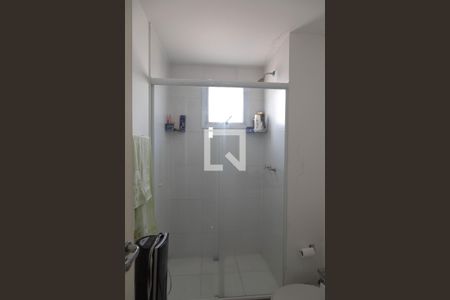 Apartamento à venda com 74m², 2 quartos e 2 vagas Apartamento à venda com 74m², 2 quartos e 2 vagasBanheiro da Suíte