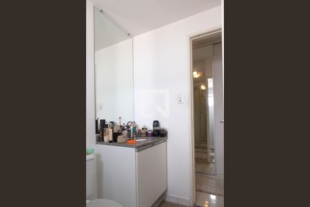 Apartamento à venda com 74m², 2 quartos e 2 vagas Apartamento à venda com 74m², 2 quartos e 2 vagasBanheiro da Suíte