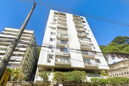 Apartamento à venda com 70m², 2 quartos e 1 vaga Apartamento à venda com 70m², 2 quartos e 1 vagaFachada