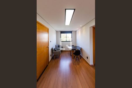 Sala de apartamento à venda com 2 quartos, 100m² em Floramar, Belo Horizonte