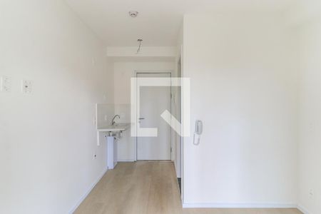 Sala/Quarto de kitnet/studio para alugar com 1 quarto, 17m² em Jardim Aeroporto, São Paulo