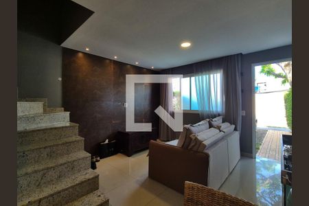 Sala de casa de condomínio para alugar com 2 quartos, 75m² em Vargem Grande, Rio de Janeiro