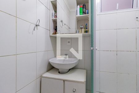 Banheiro de apartamento à venda com 2 quartos, 52m² em São Pedro, Osasco