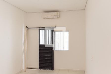 Suíte de casa para alugar com 1 quarto, 28m² em Vila Lídia, Campinas