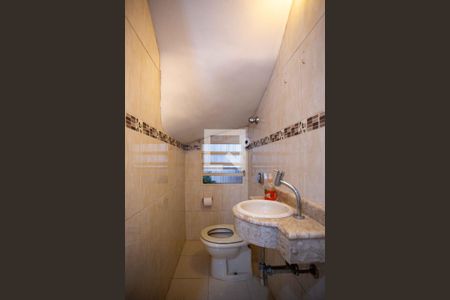 Lavabo de casa para alugar com 4 quartos, 150m² em Jardim Aeroporto, Diadema