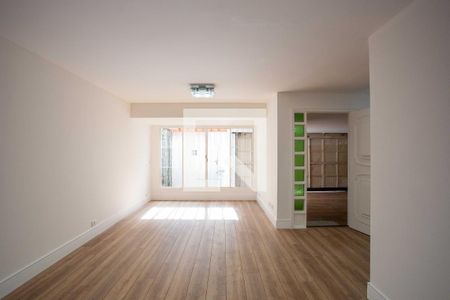 Sala de casa para alugar com 4 quartos, 150m² em Jardim Aeroporto, Diadema