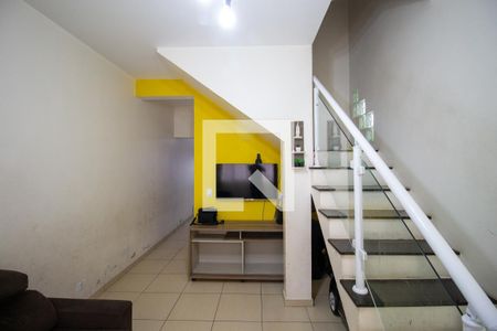 Sala de casa para alugar com 4 quartos, 250m² em Parque Santa Rita, São Paulo