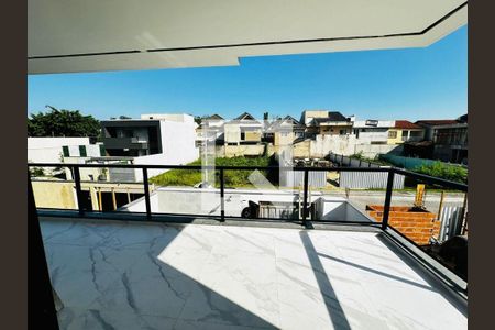 Casa à venda com 4 quartos, 202m² em Vargem Pequena, Rio de Janeiro