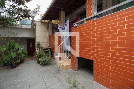 Casa à venda com 150m², 3 quartos e 2 vagas Casa à venda com 150m², 3 quartos e 2 vagasCasa 1 - Quintal/Área de serviço