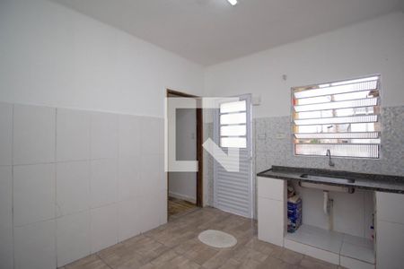 Cozinha de casa para alugar com 1 quarto, 20m² em Jardim Bela Vista (zona Norte), São Paulo