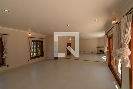 Casa de condomínio para alugar com 450m², 4 quartos e 6 vagasSala de Estar 