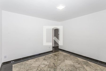 Sala de casa à venda com 3 quartos, 270m² em Vila Liviero, São Paulo