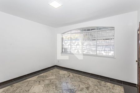 Sala de casa à venda com 3 quartos, 270m² em Vila Liviero, São Paulo
