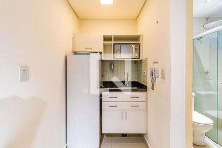 Cozinha de kitnet/studio para alugar com 0 quarto, 20m² em Jardim Odete, São Paulo